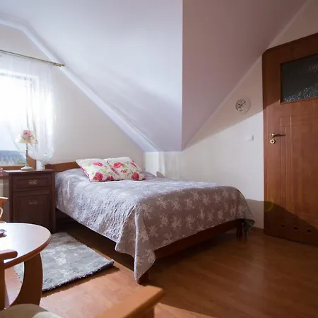 Pensión I -wisienka 3*